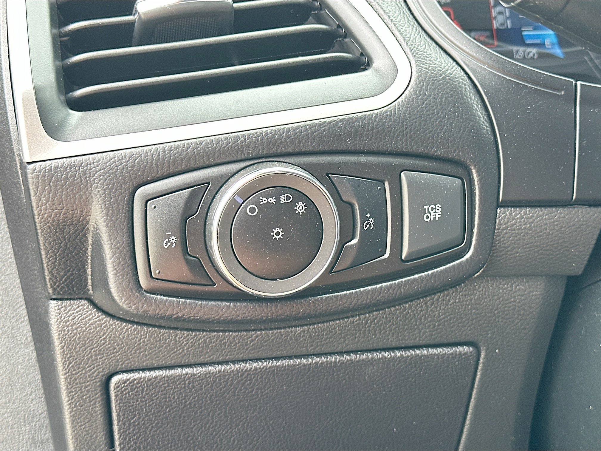 Certified 2023 Ford Edge SEL AWD/4WD image 10