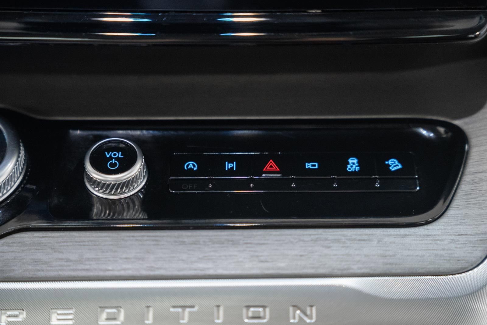 Certified 2025 Ford Expedition Max Platinum image 33