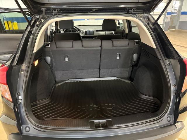 Used 2018 Honda HR-V EX image 32