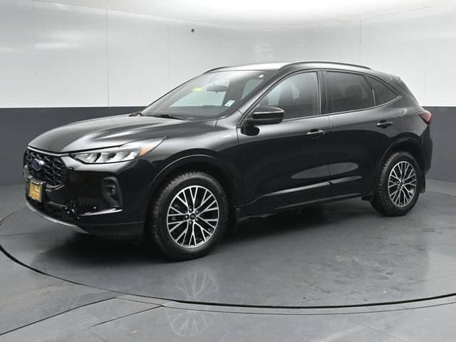 Certified 2024 Ford Escape ST-Line Select w/ Class II Trailer Tow Package AWD/4WD image 8