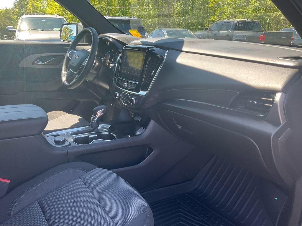 Used 2023 Chevrolet Traverse LT image 11