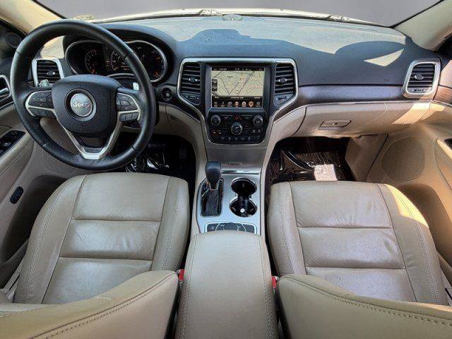 Used 2017 Jeep Grand Cherokee Limited AWD/4WD image 3