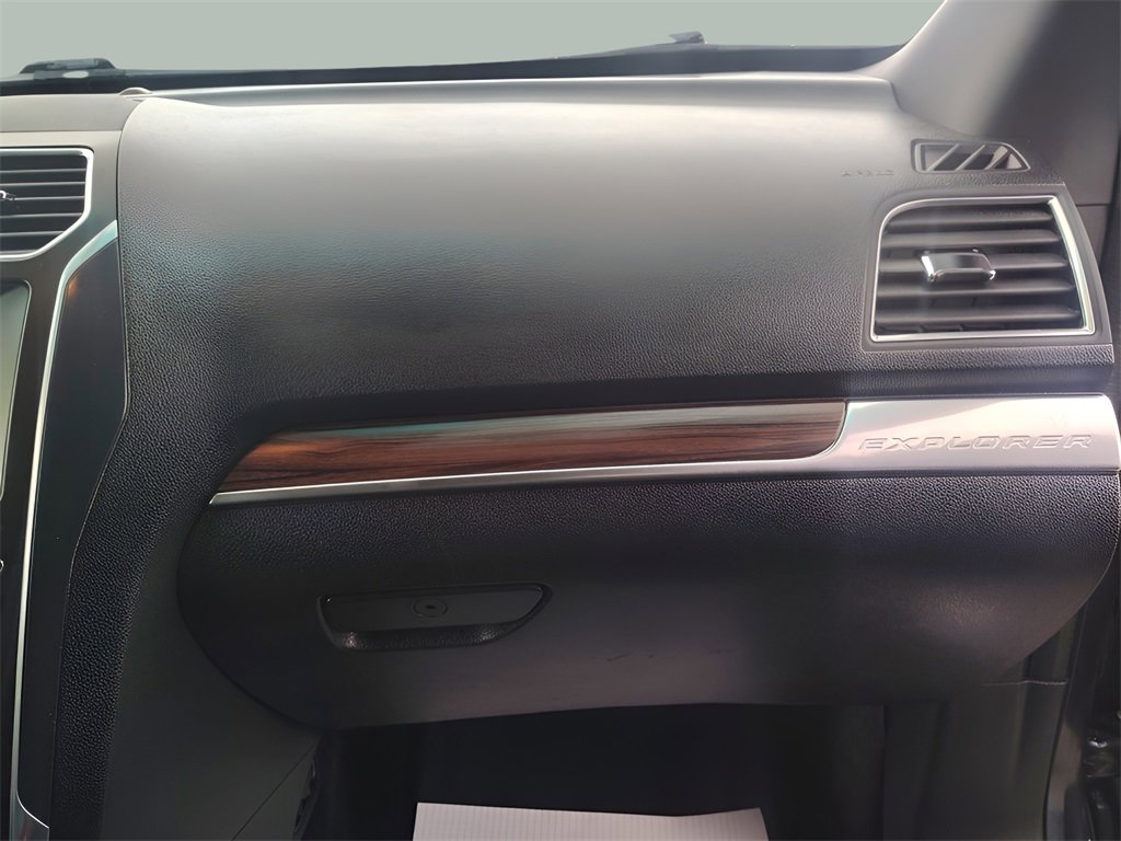 Certified 2017 Ford Explorer Limited image 37