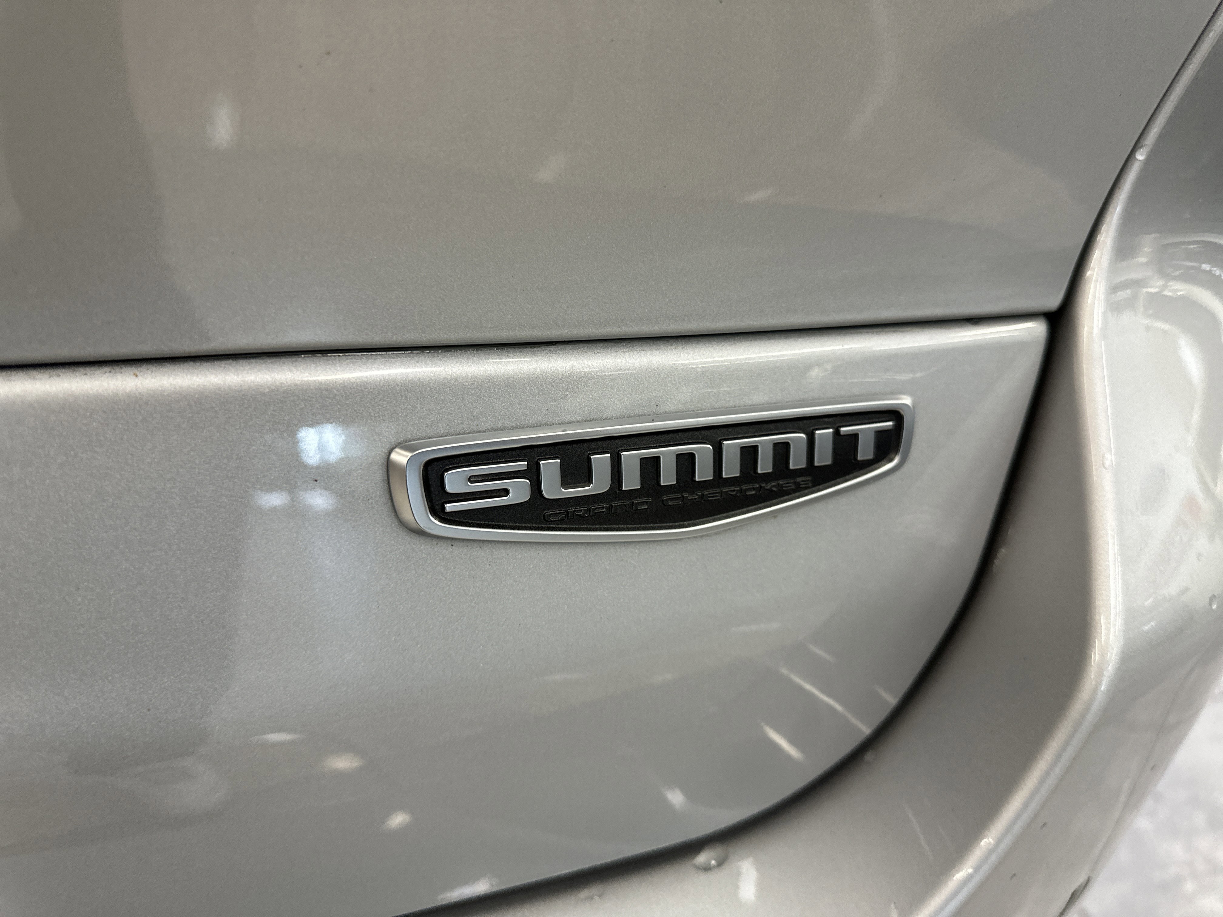 Used 2022 Jeep Grand Cherokee L Summit w/ Advanced Protech Group IV image 20