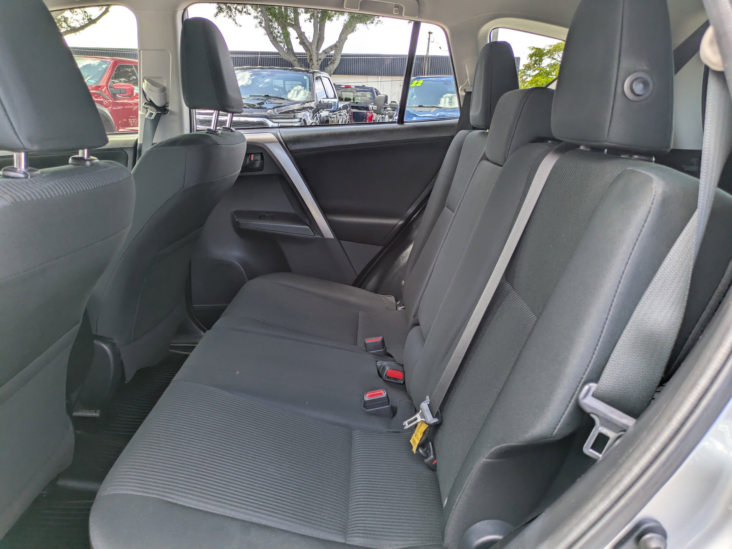 Used 2018 Toyota RAV4 LE w/ All Weather Liner Package FWD image 14