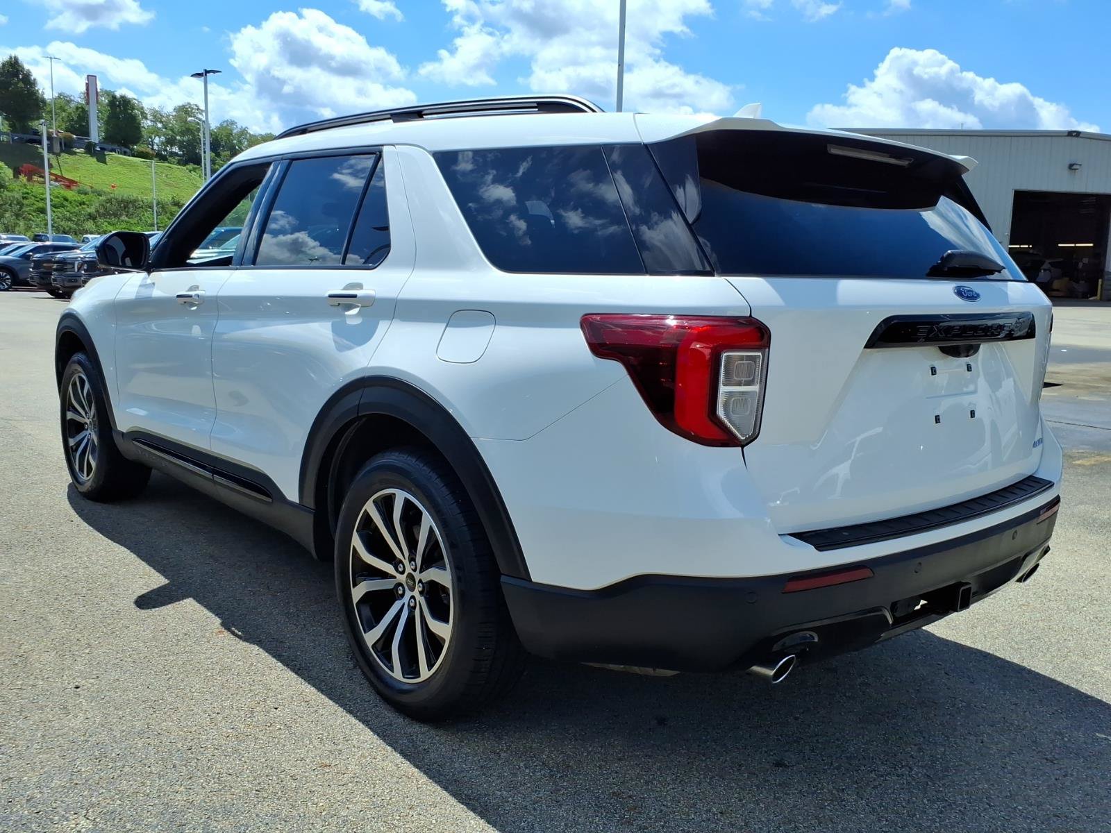 Certified 2022 Ford Explorer ST-Line w/ Class IV Trailer Tow Package AWD/4WD image 4