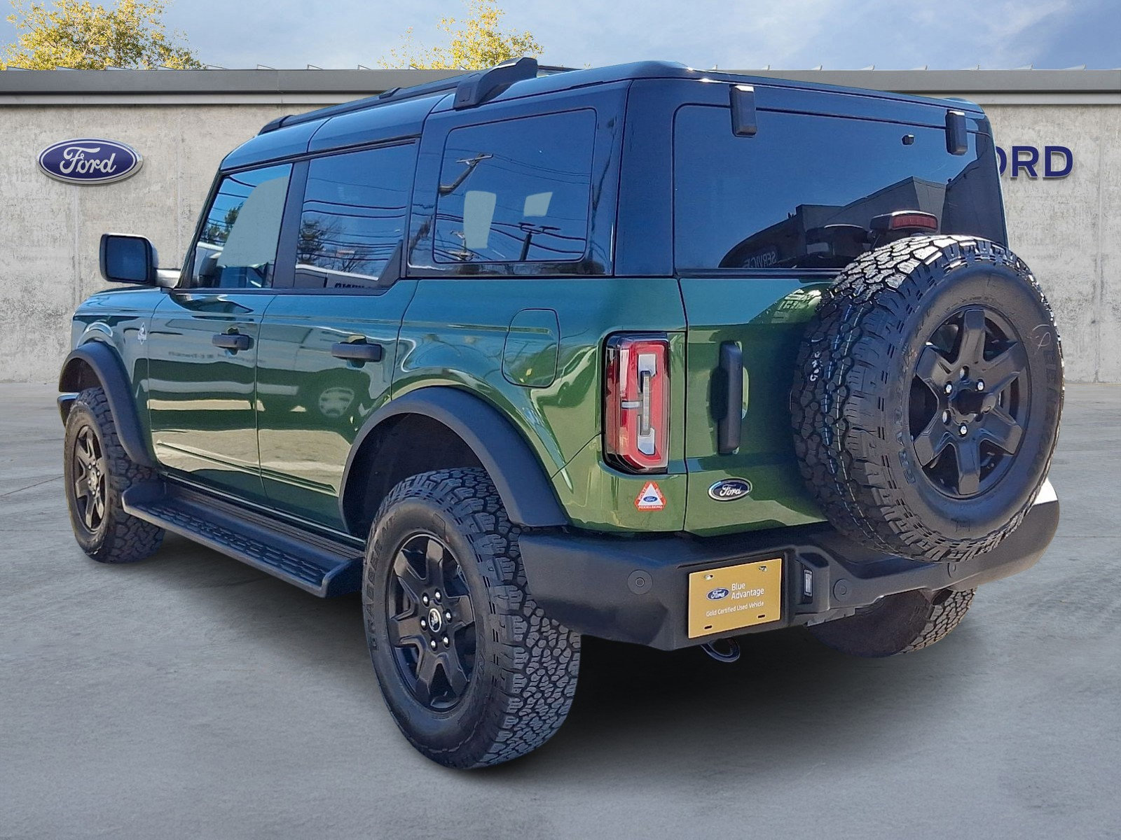 Certified 2025 Ford Bronco Outer Banks w/ Black Appearance Package image 5