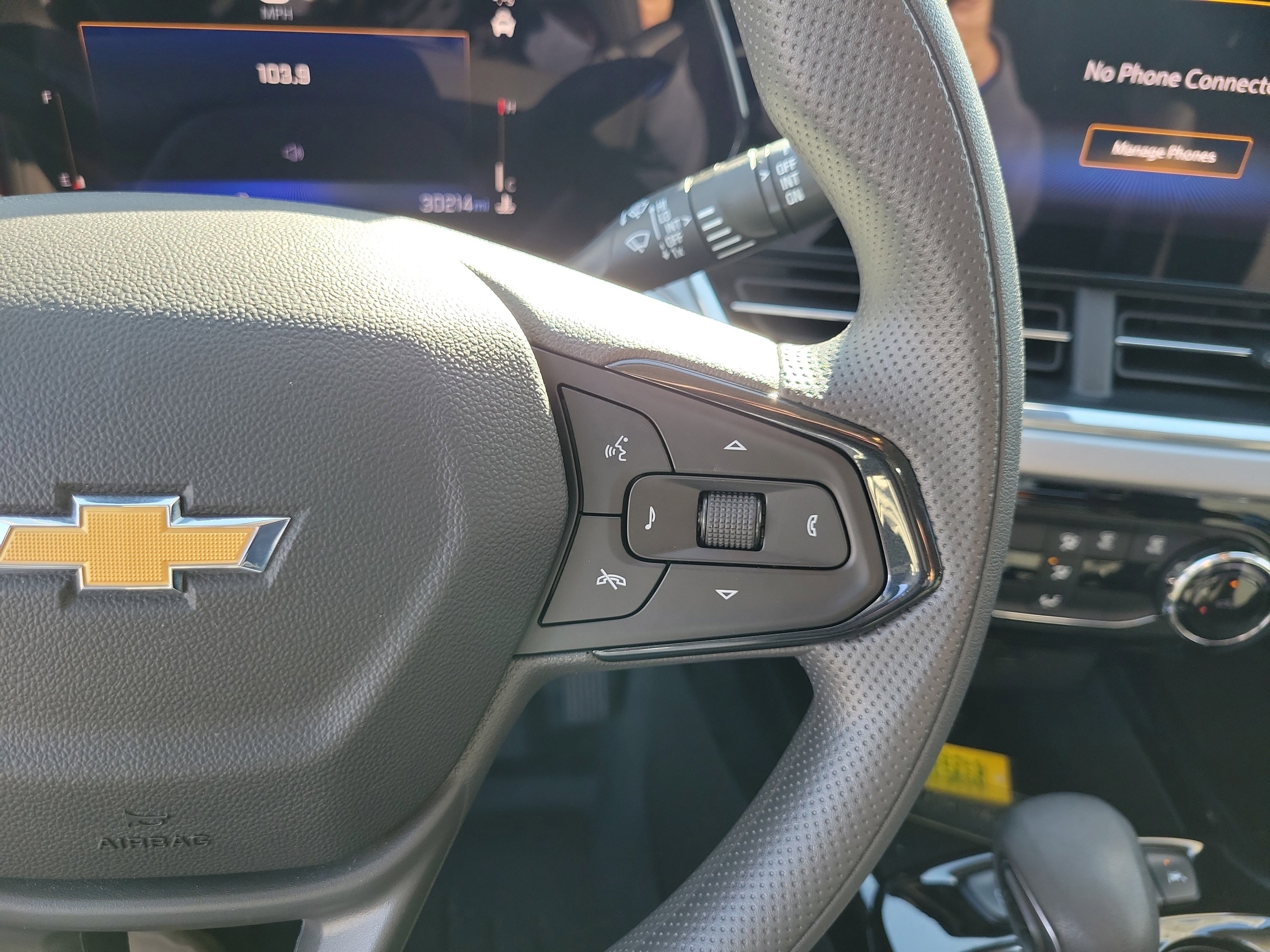 Used 2024 Chevrolet Trax LT FWD image 8