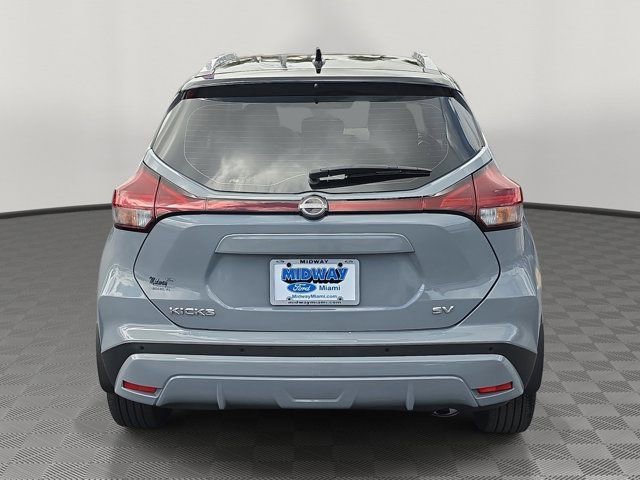 Used 2023 Nissan Kicks SV image 3
