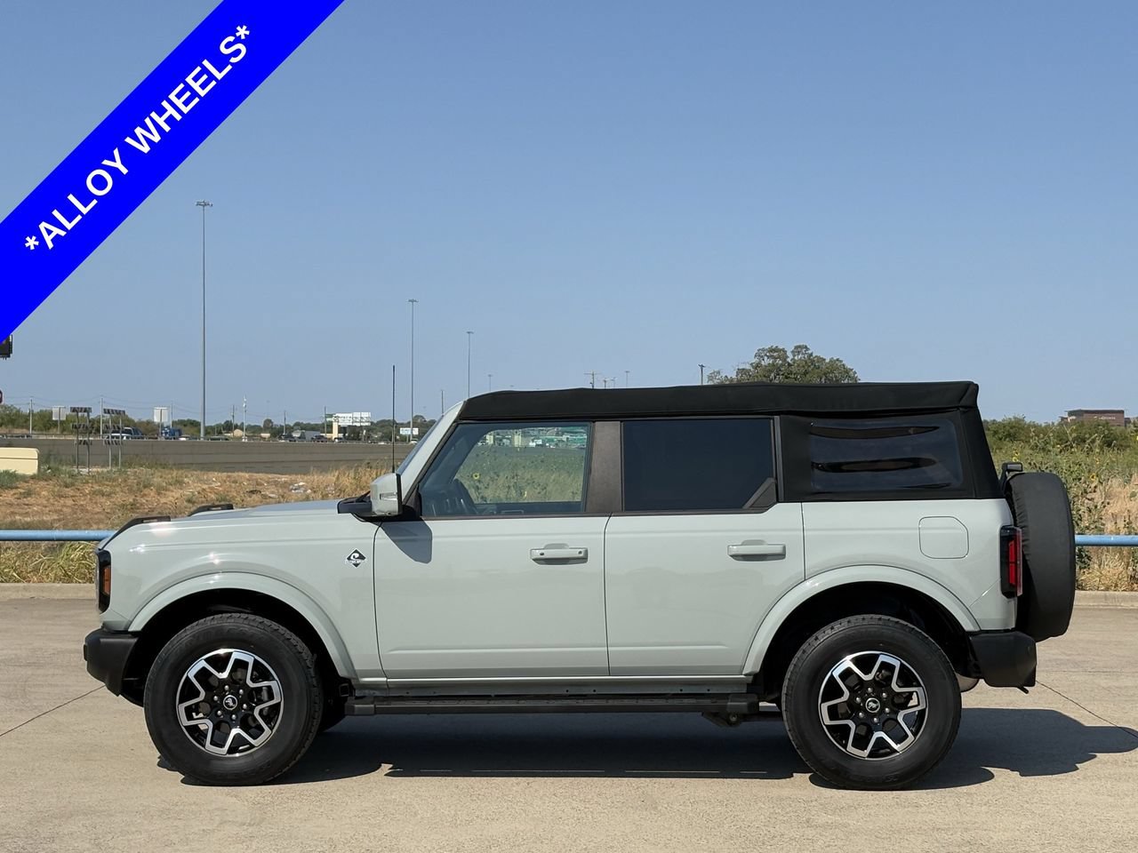 Certified 2024 Ford Bronco Outer Banks AWD/4WD image 3