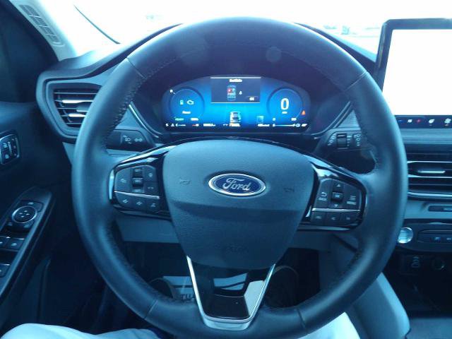Certified 2025 Ford Escape Platinum w/ Premium Technology Package AWD/4WD image 16
