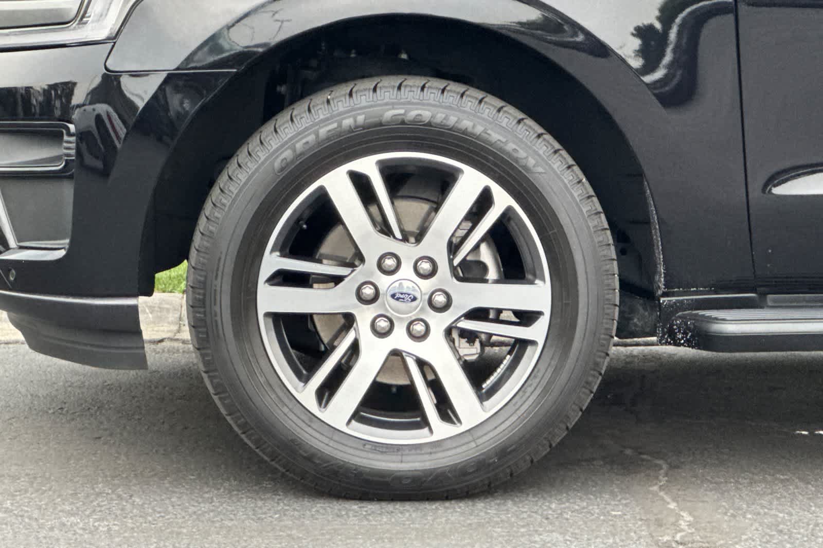 Certified 2024 Ford Expedition XLT AWD/4WD image 28