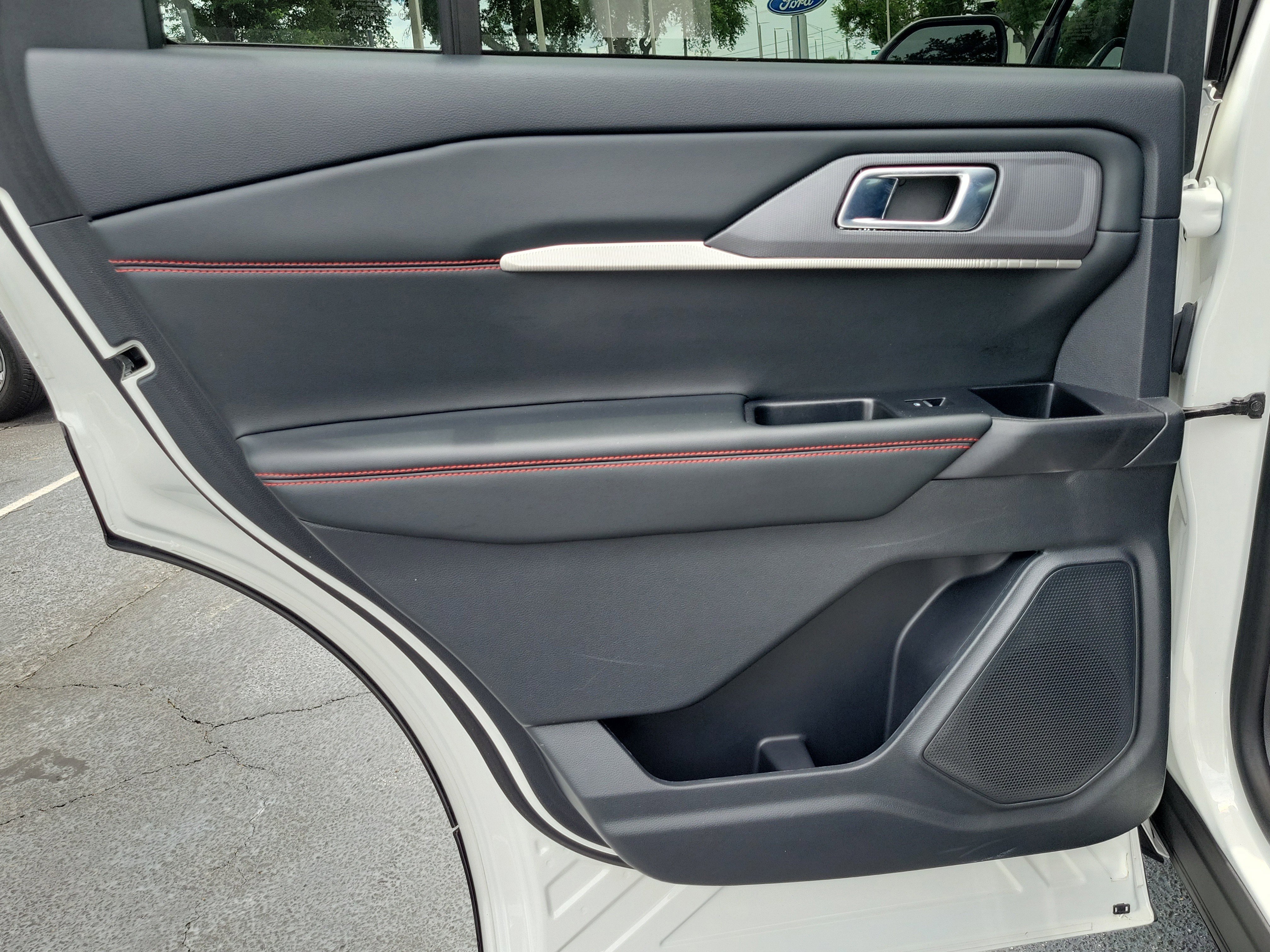 Certified 2025 Ford Explorer ST-Line AWD/4WD image 11