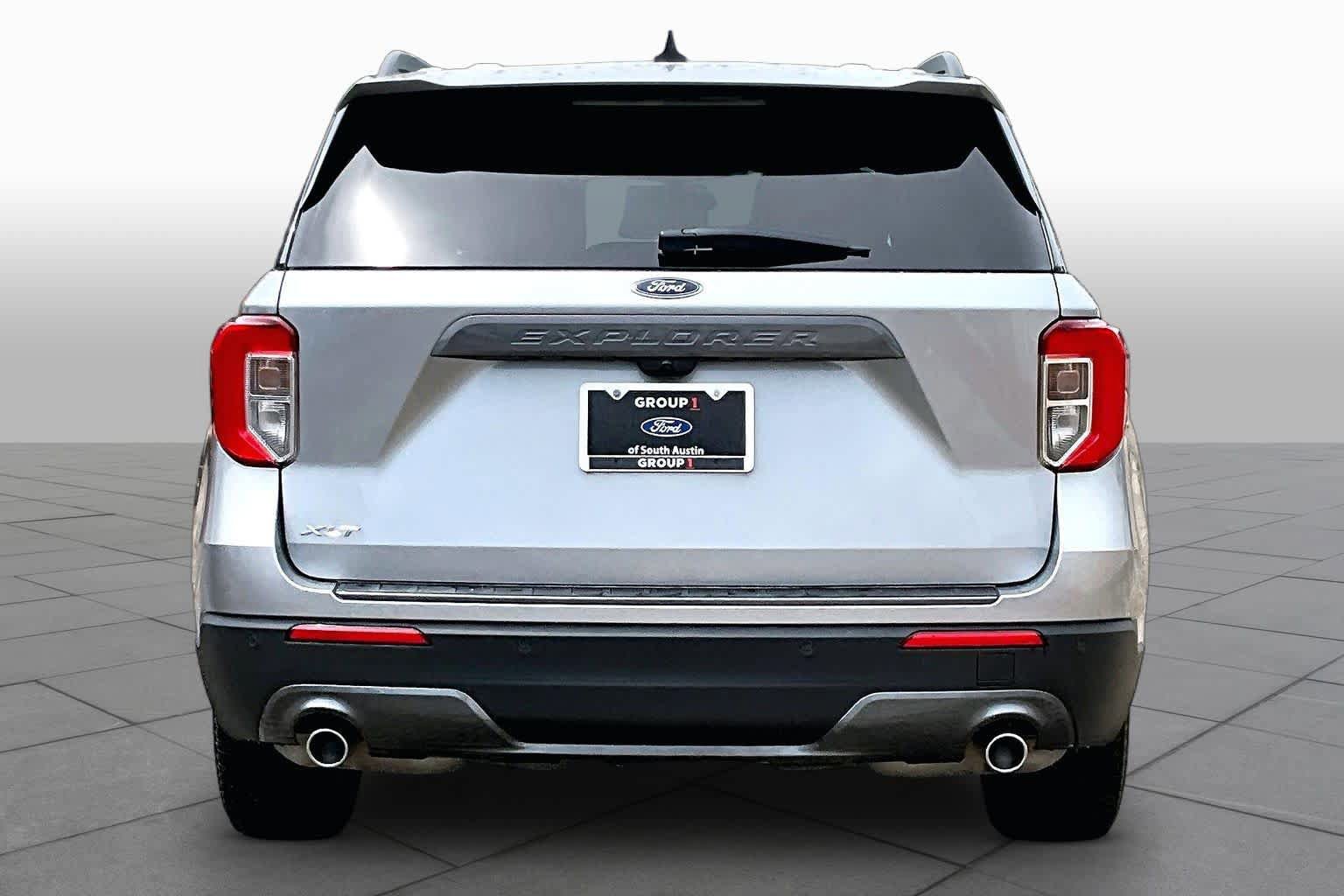 Certified 2023 Ford Explorer XLT w/ Equipment Group 202A RWD image 5