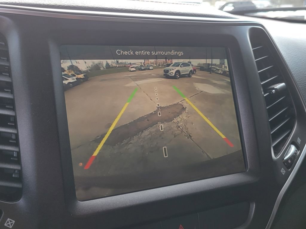 Used 2019 Jeep Cherokee Trailhawk image 28