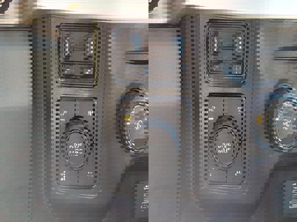 Certified 2024 Ford F350 XLT w/ FX4 Off-Road Package image 18