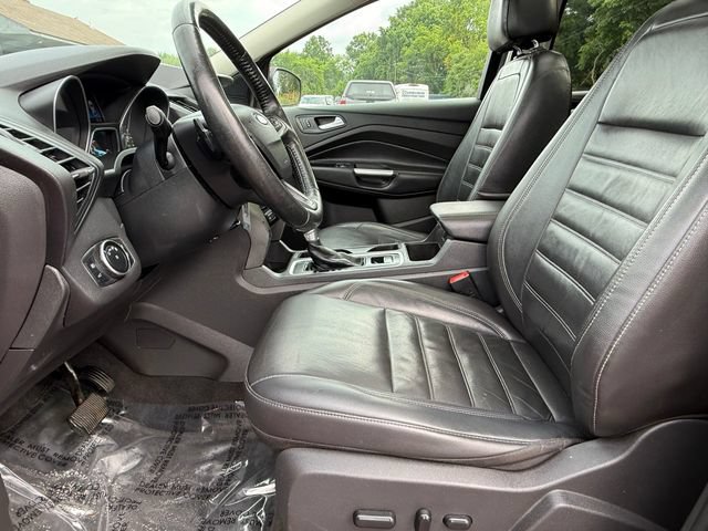 Certified 2017 Ford Escape SE w/ SE Leather Comfort Package AWD/4WD image 19