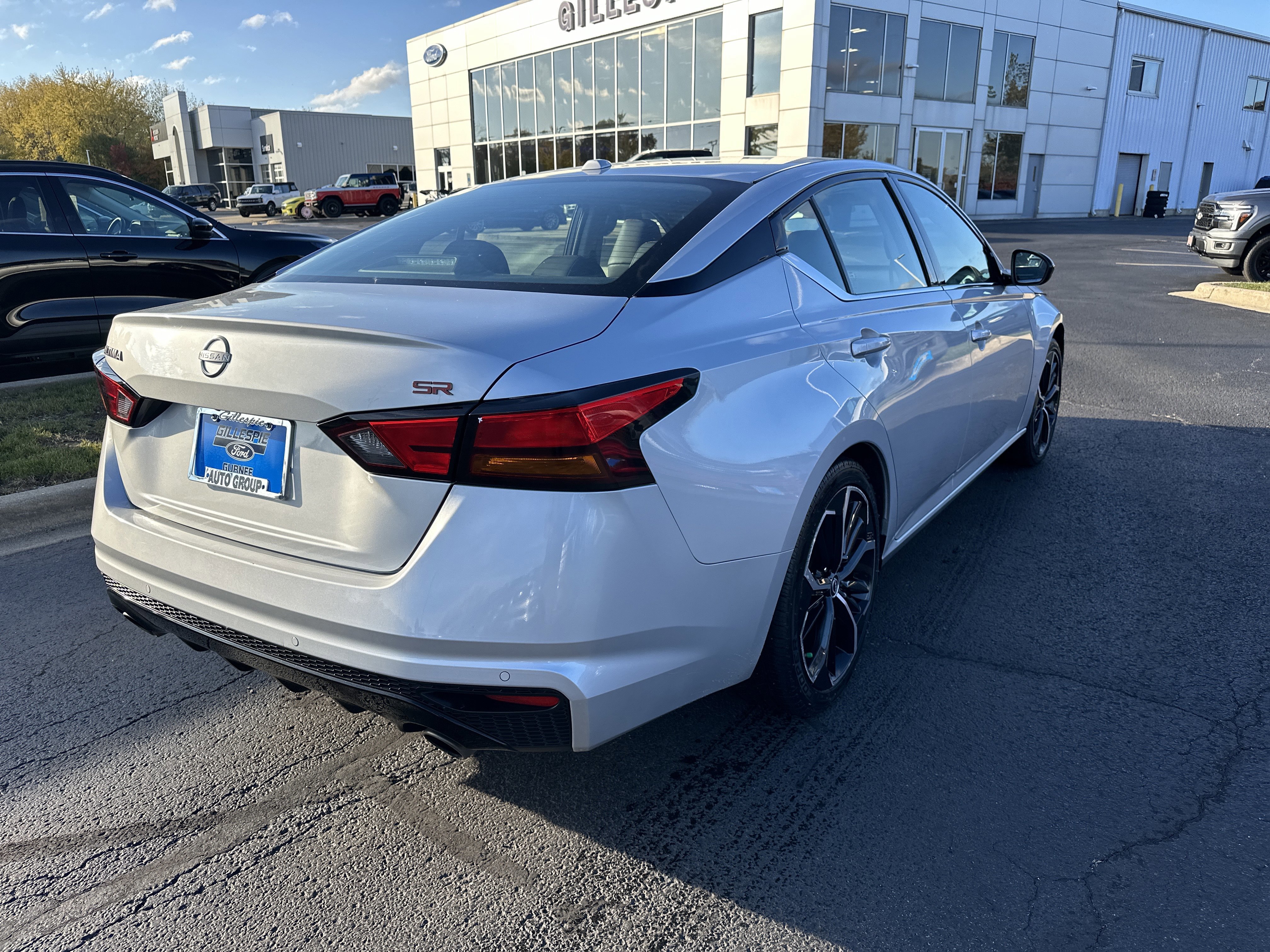 Used 2023 Nissan Altima 2.5 SR image 3