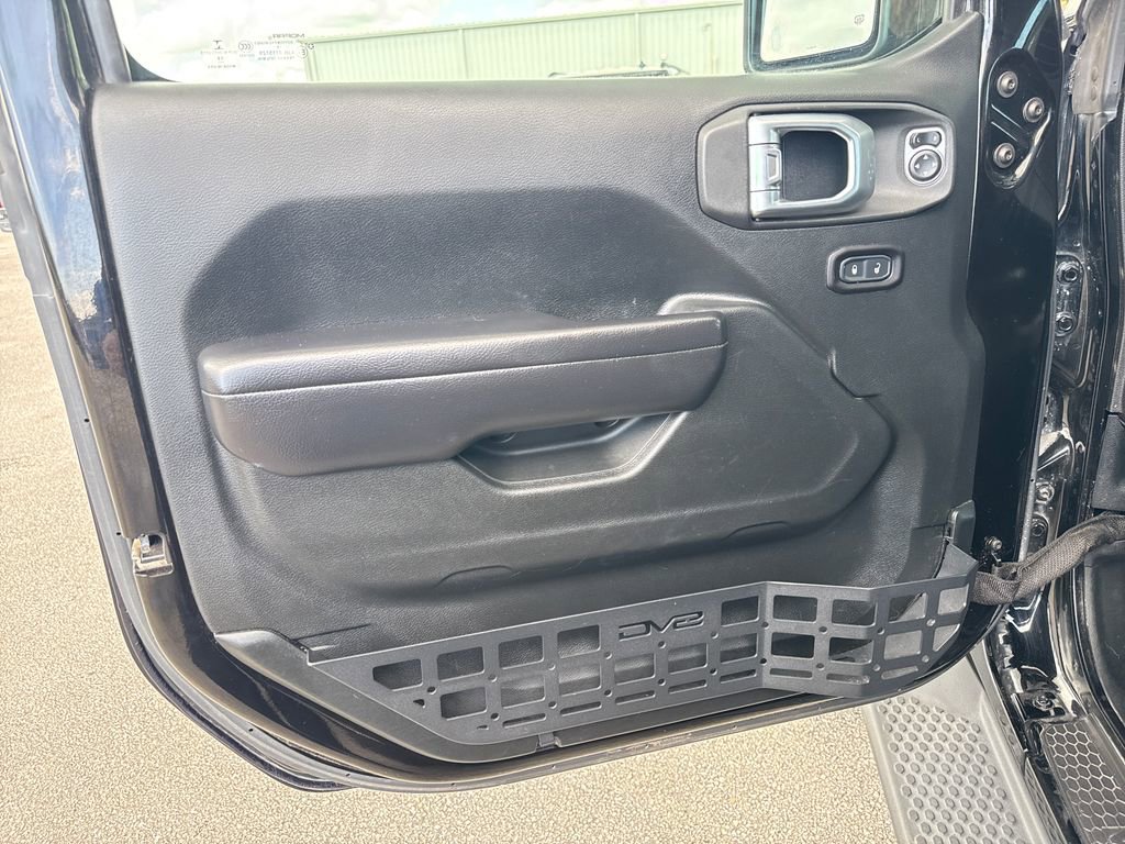 Used 2018 Jeep Wrangler Sport AWD/4WD image 13