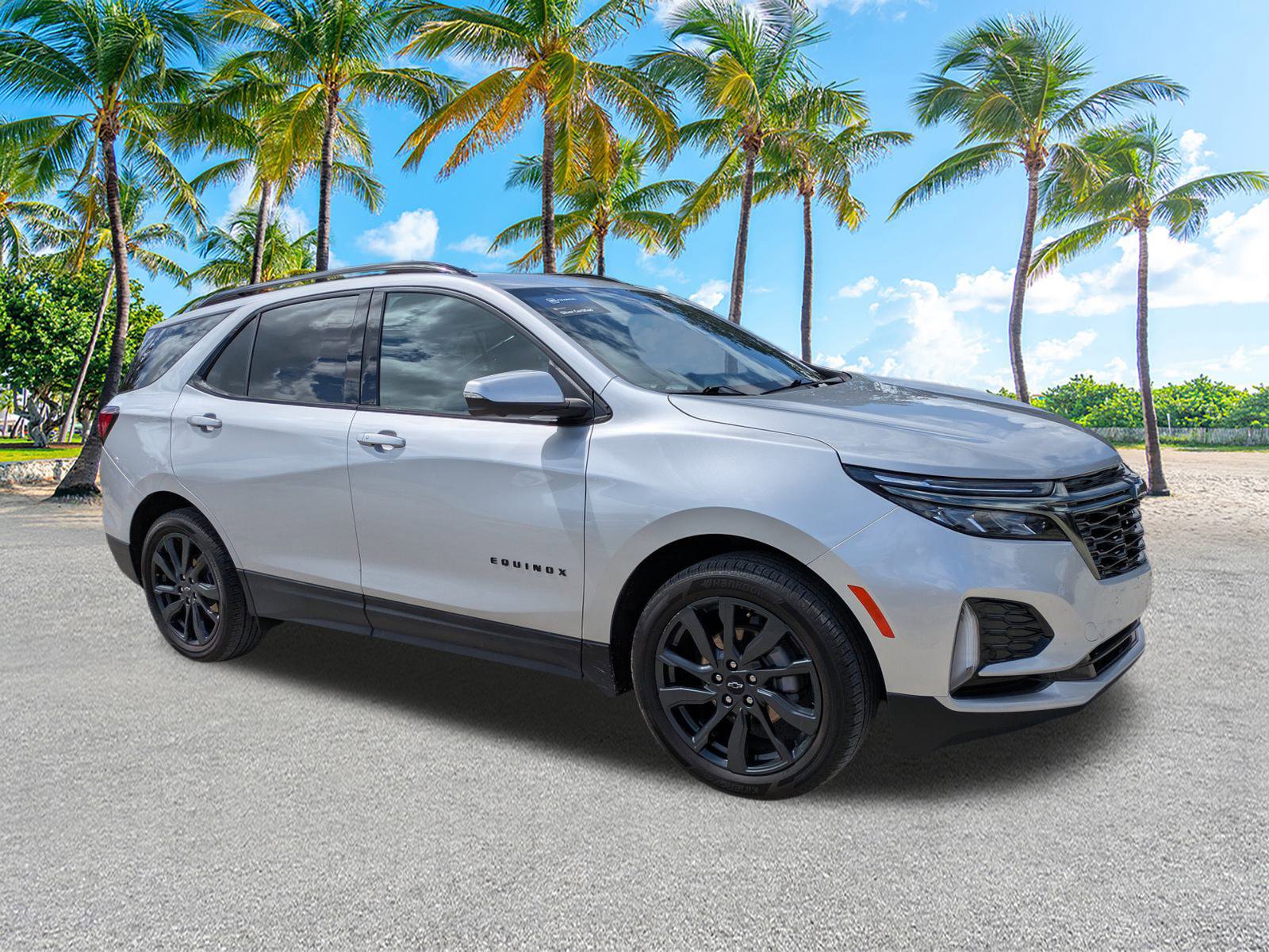 Used 2022 Chevrolet Equinox RS w/ RS Leather Package image 2