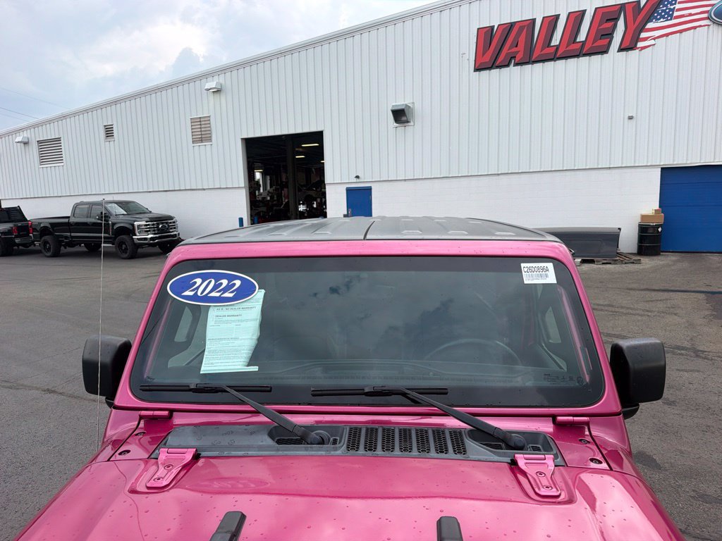 Used 2022 Jeep Wrangler Unlimited Sahara AWD/4WD image 18