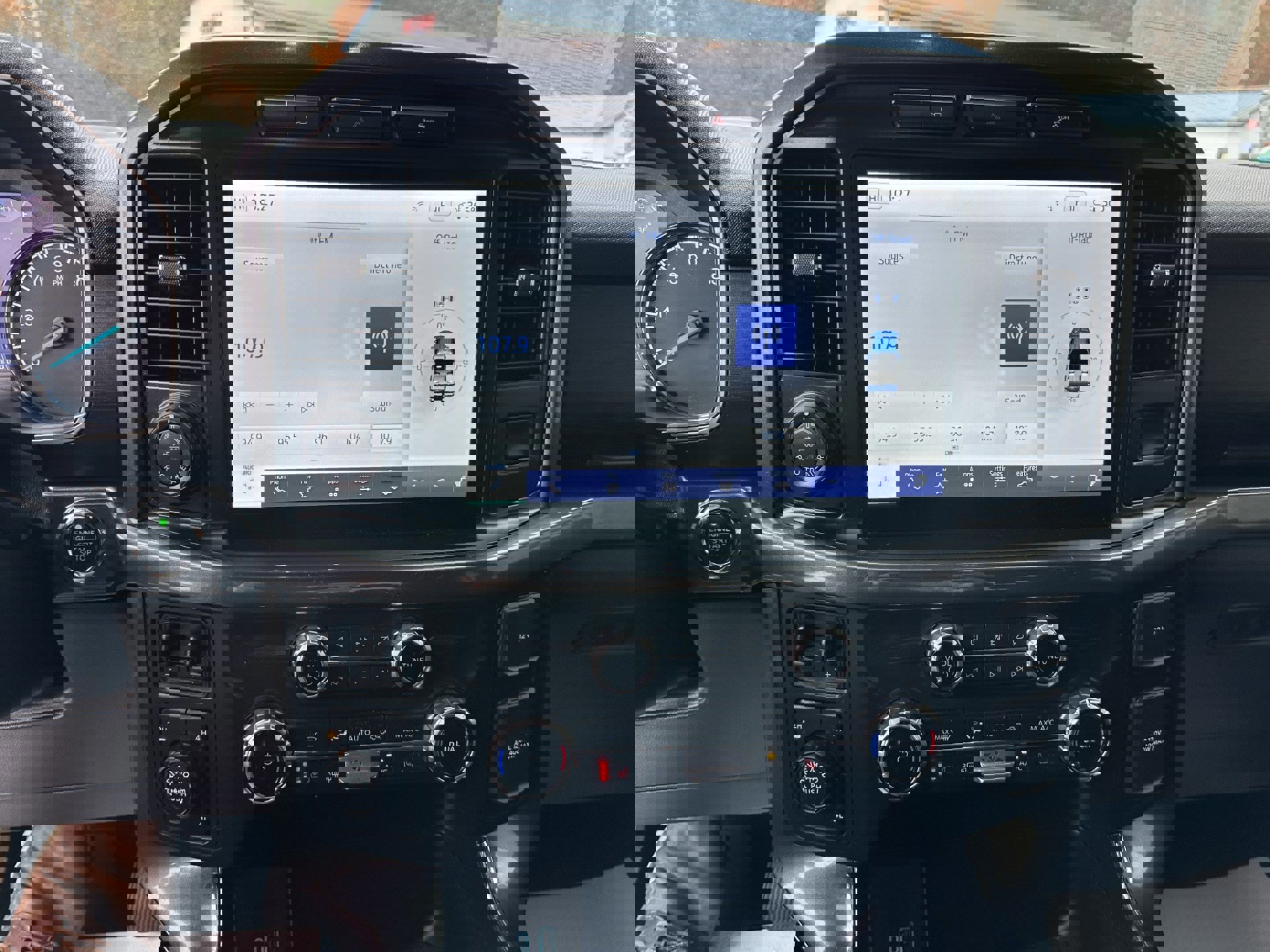 Certified 2022 Ford F150 XLT w/ Equipment Group 302A High image 13