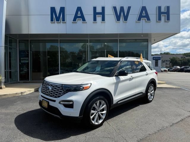 Certified 2023 Ford Explorer Platinum w/ Technology Package AWD/4WD image 2