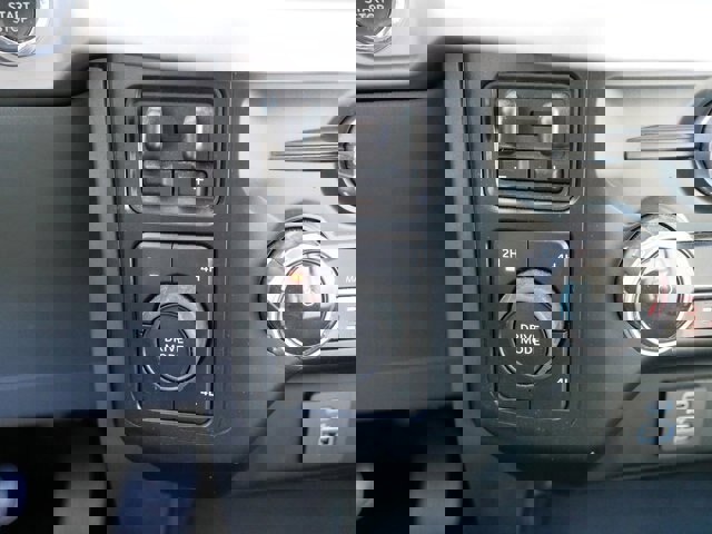 Certified 2022 Ford F150 XLT w/ Equipment Group 302A High image 27