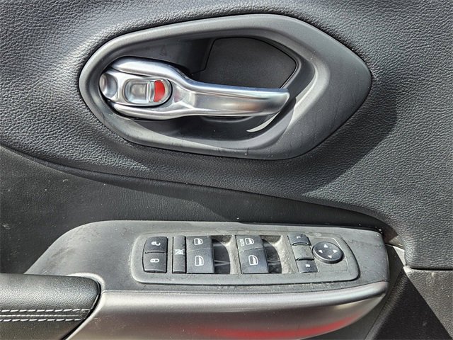 Used 2020 Jeep Cherokee Latitude image 29