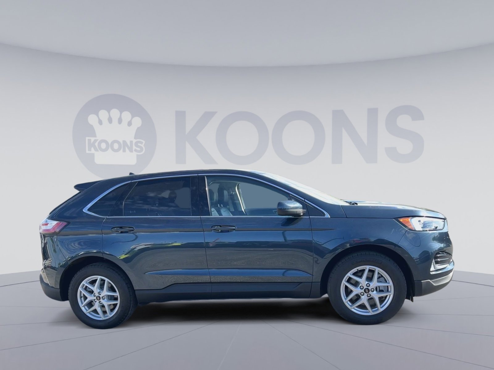 Certified 2023 Ford Edge SEL w/ Convenience Package AWD/4WD image 2