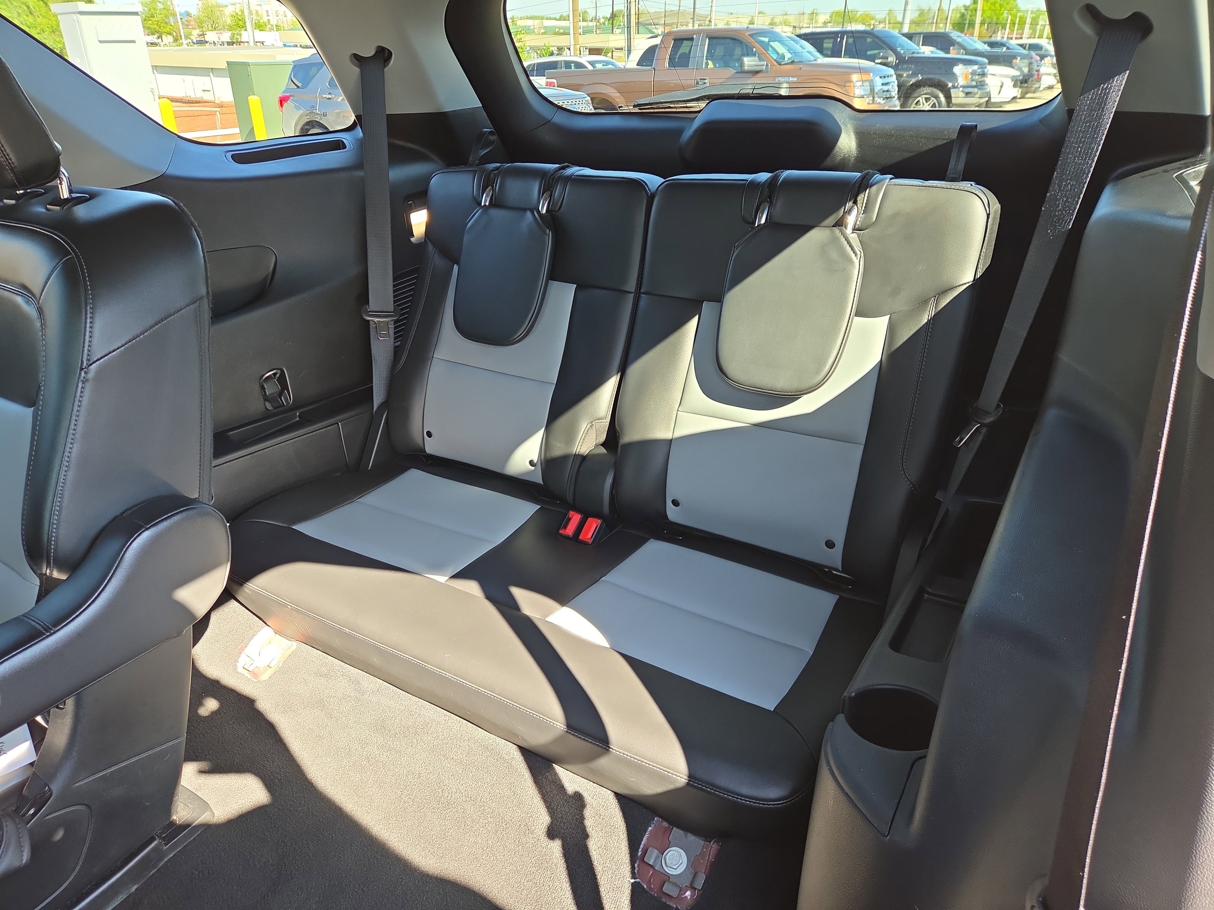 Certified 2022 Ford Explorer XLT w/ Equipment Group 202A AWD/4WD image 12