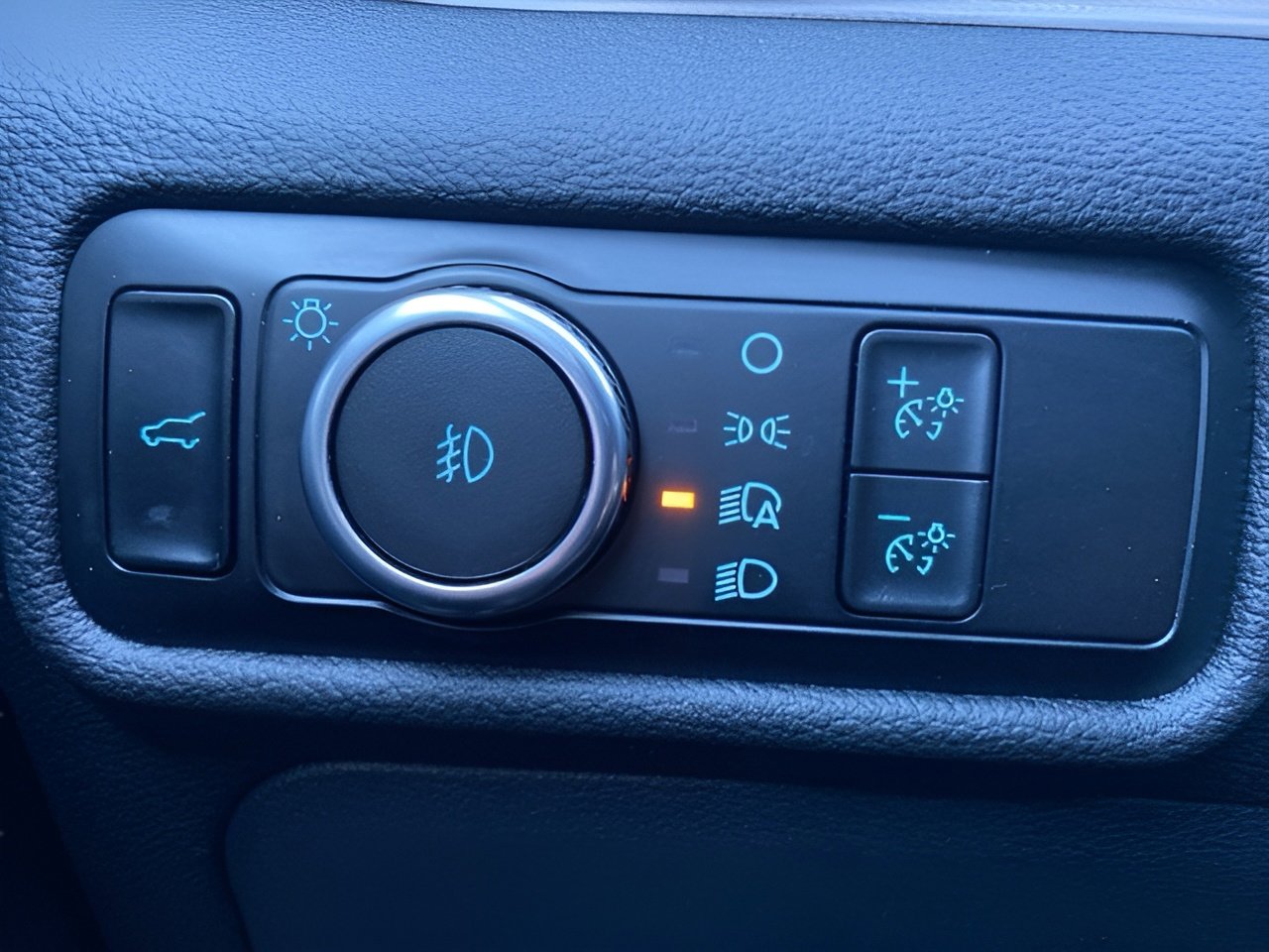 Certified 2024 Ford Explorer Limited w/ Equipment Group 301A image 19