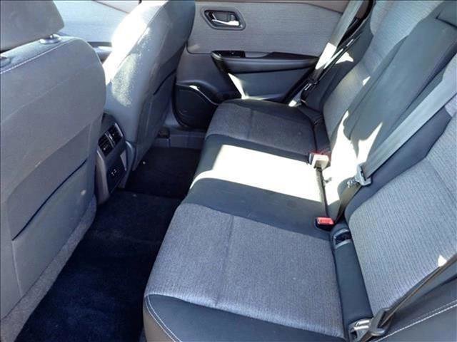 Used 2022 Nissan Rogue SV image 9