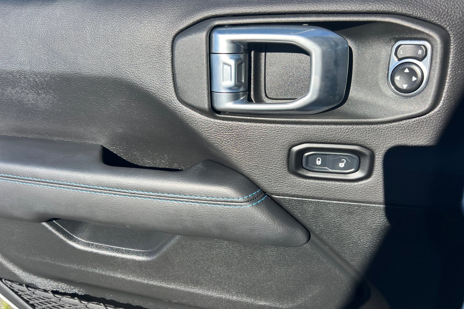 Used 2021 Jeep Wrangler Unlimited Rubicon 4xe w/ Steel Bumper Group image 12