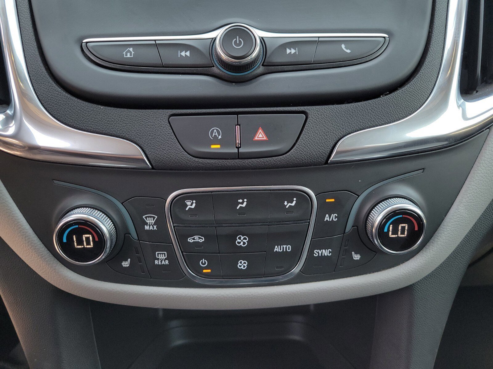 Used 2024 Chevrolet Equinox LT image 23