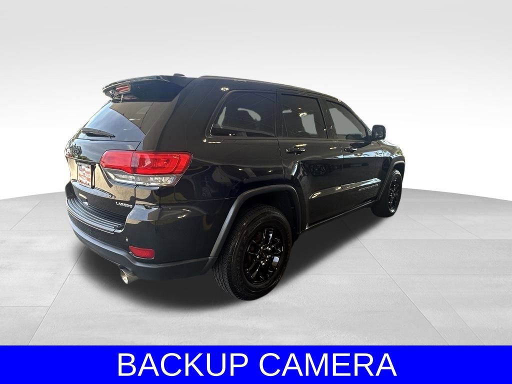 Used 2019 Jeep Grand Cherokee Laredo image 3