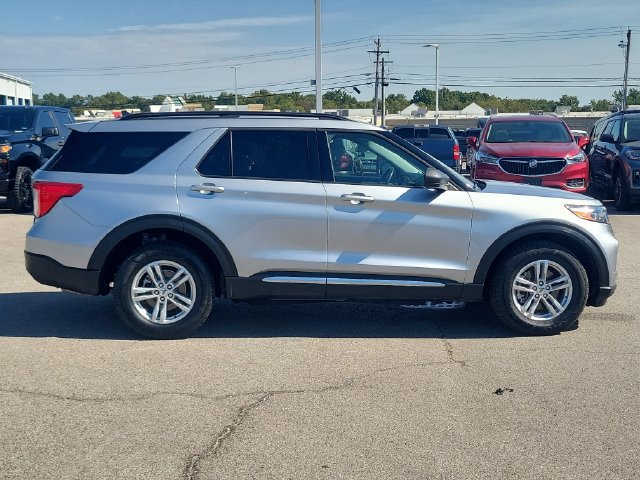 Certified 2022 Ford Explorer XLT w/ Equipment Group 202A AWD/4WD image 6