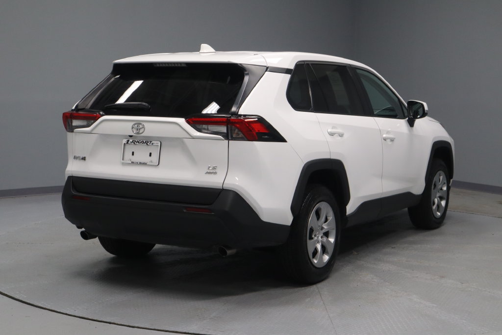 Used 2022 Toyota RAV4 LE AWD/4WD image 8