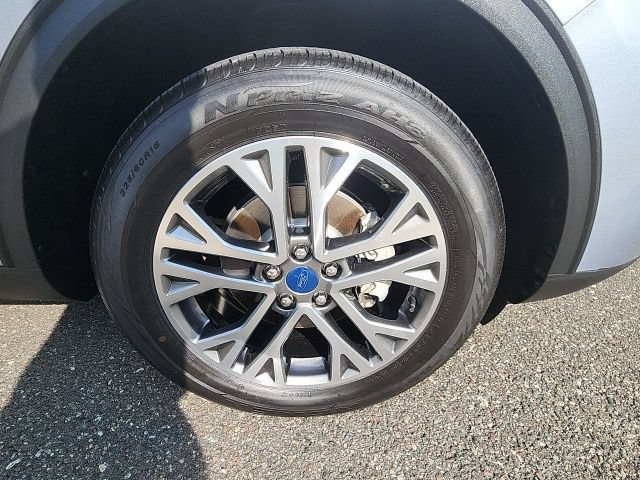 Certified 2022 Ford Escape SEL w/ Technology Package AWD/4WD image 39