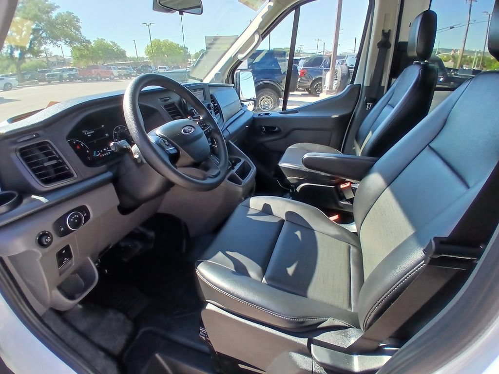 Certified 2025 Ford Transit 350 148 High Roof RWD image 18