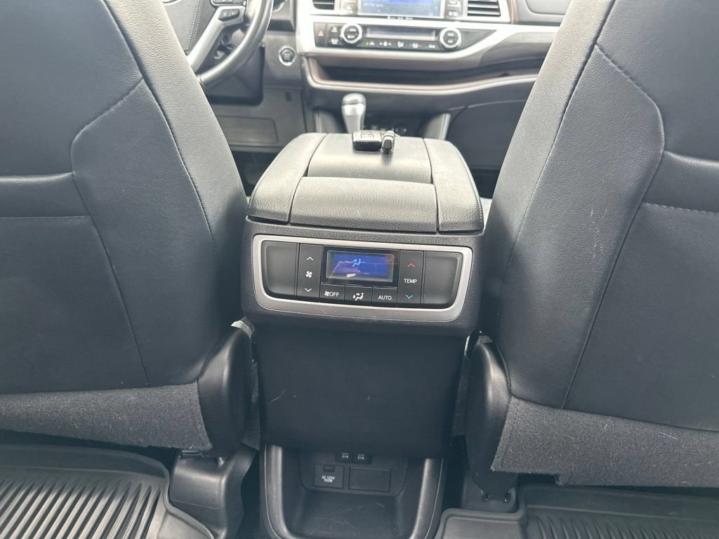 Used 2019 Toyota Highlander Limited AWD/4WD image 34
