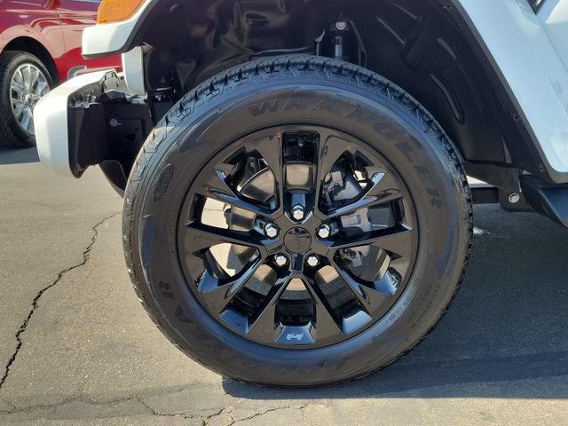 Used 2023 Jeep Wrangler Unlimited Sahara AWD/4WD image 23