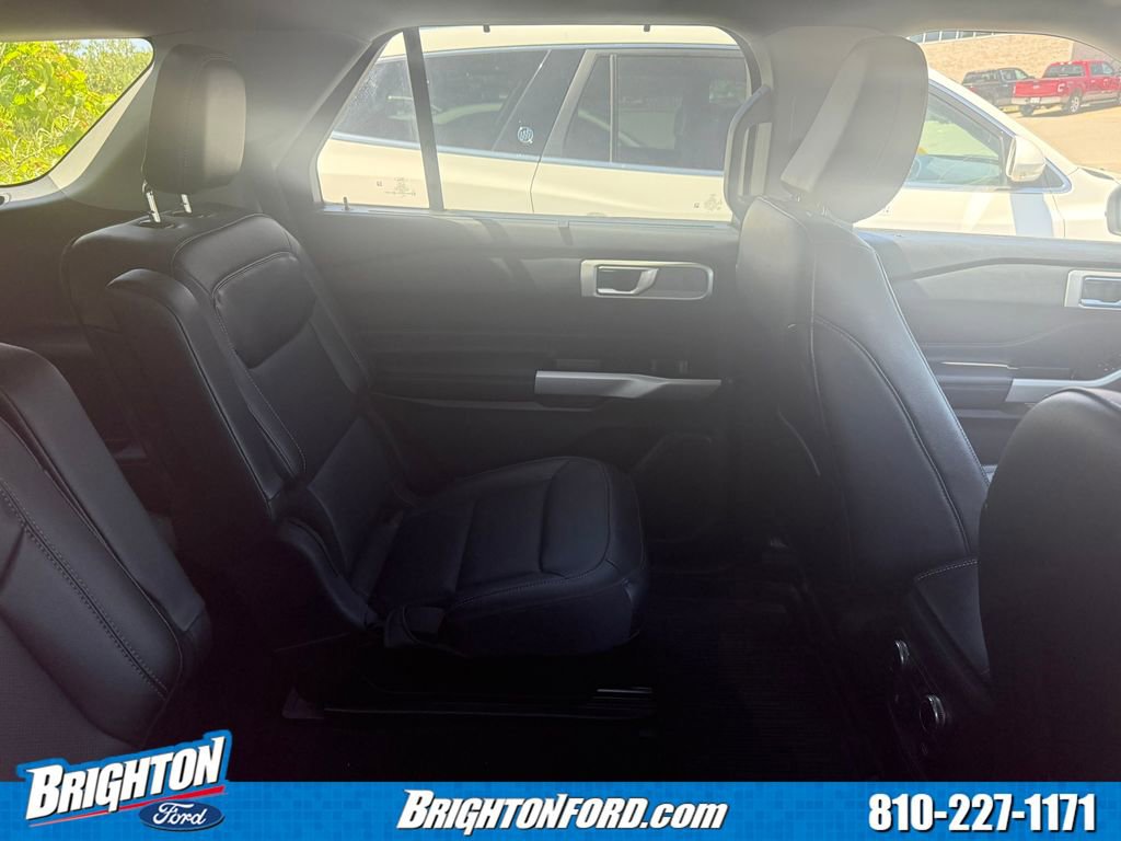 Certified 2023 Ford Explorer Limited w/ Hybrid Equipment Group 310A AWD/4WD image 8