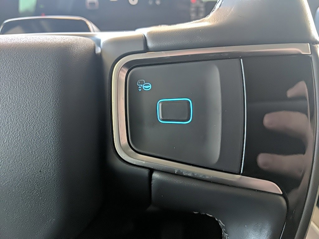 Certified 2025 Ford Expedition Platinum image 21