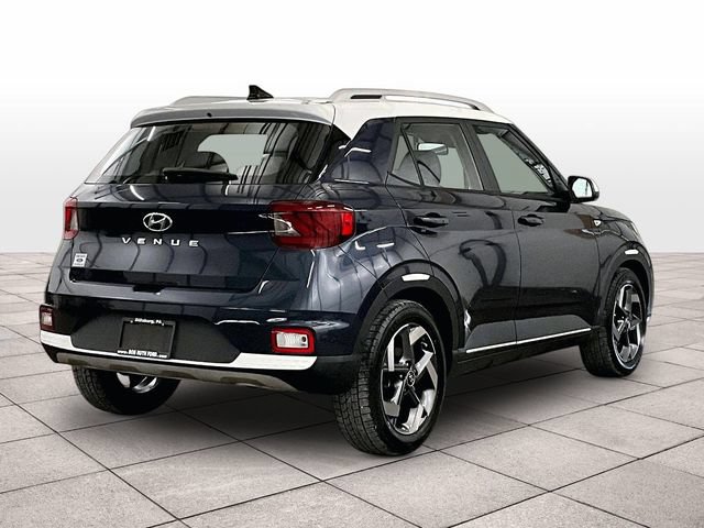Used 2020 Hyundai Venue FWD image 11
