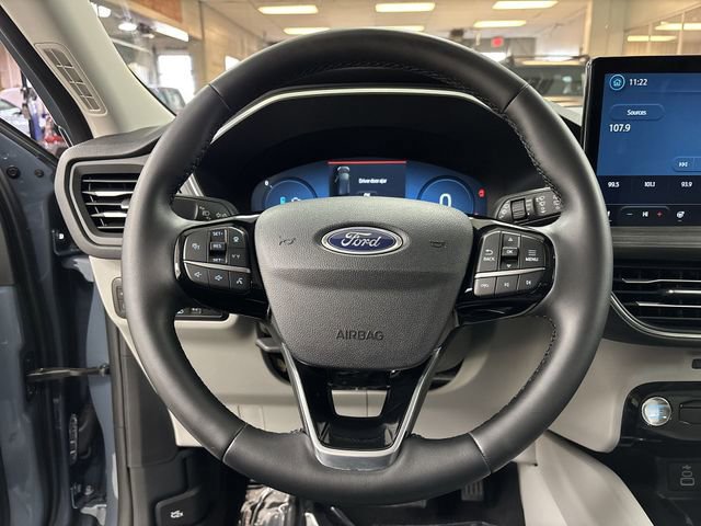 Certified 2025 Ford Escape SE w/ PHEV Premium Package image 16