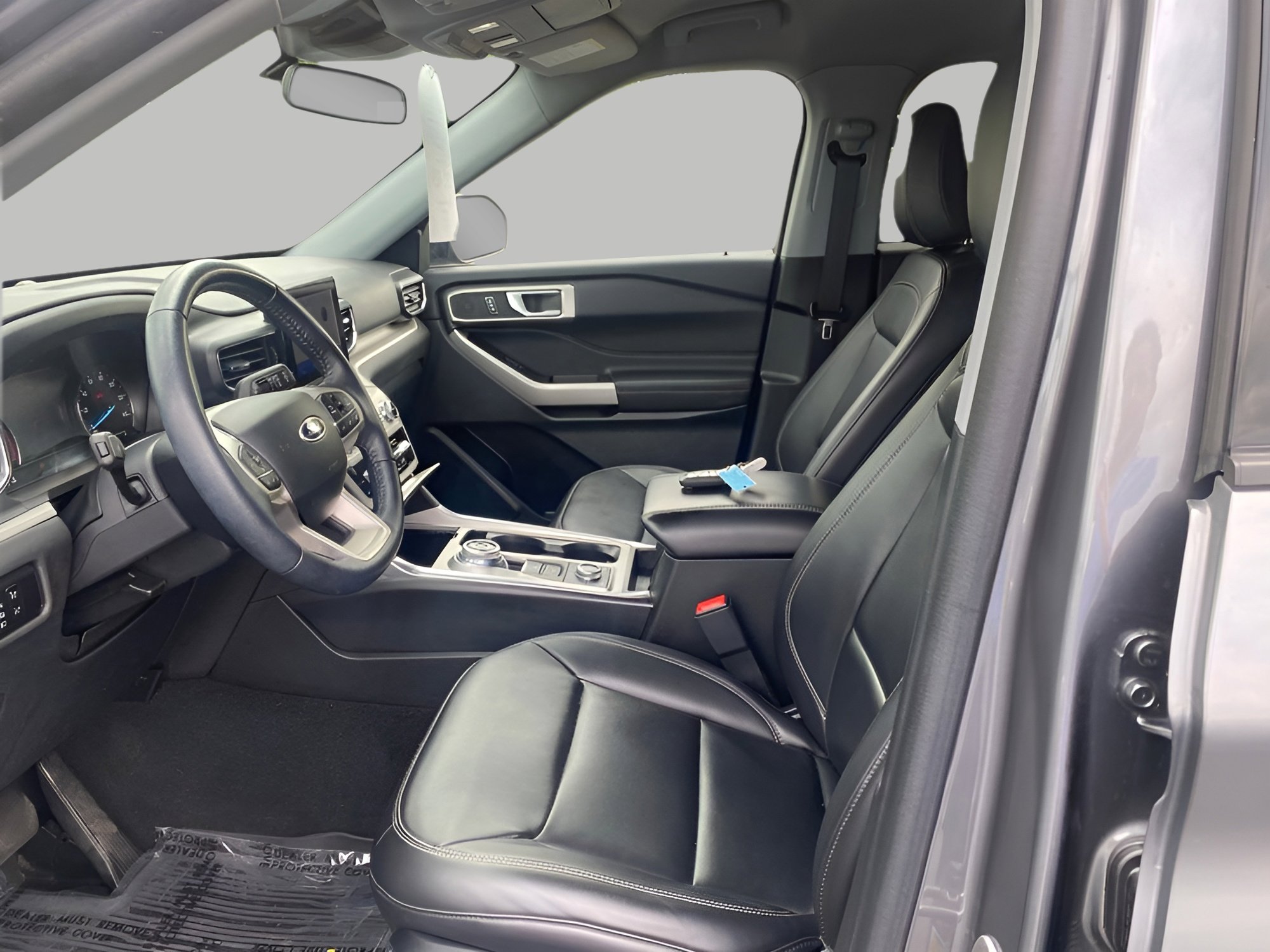 Certified 2023 Ford Explorer XLT w/ Equipment Group 202A AWD/4WD image 8