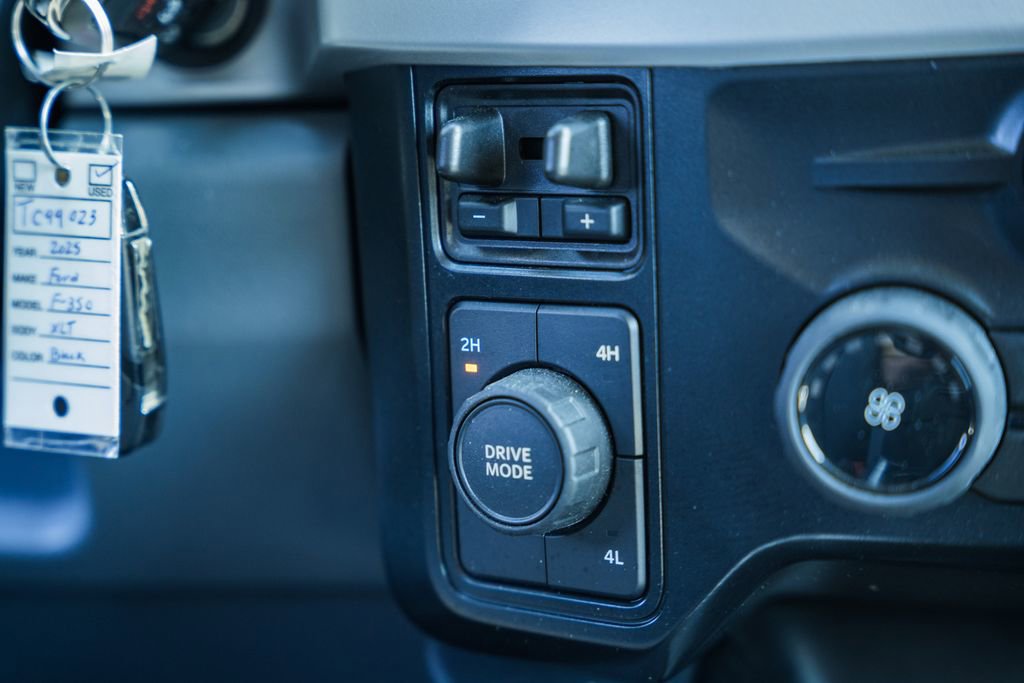 Certified 2025 Ford F350 XLT image 32