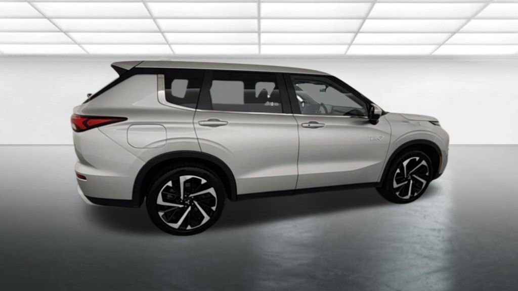 Used 2024 Mitsubishi Outlander SE AWD/4WD image 8
