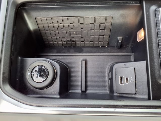Certified 2025 Ford Expedition Active AWD/4WD image 28